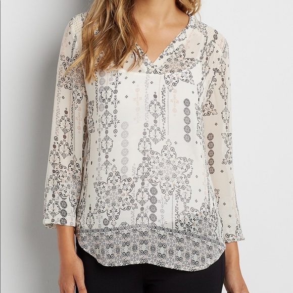 Maurices Tops - 💠Maurice’s Printed Blouse M